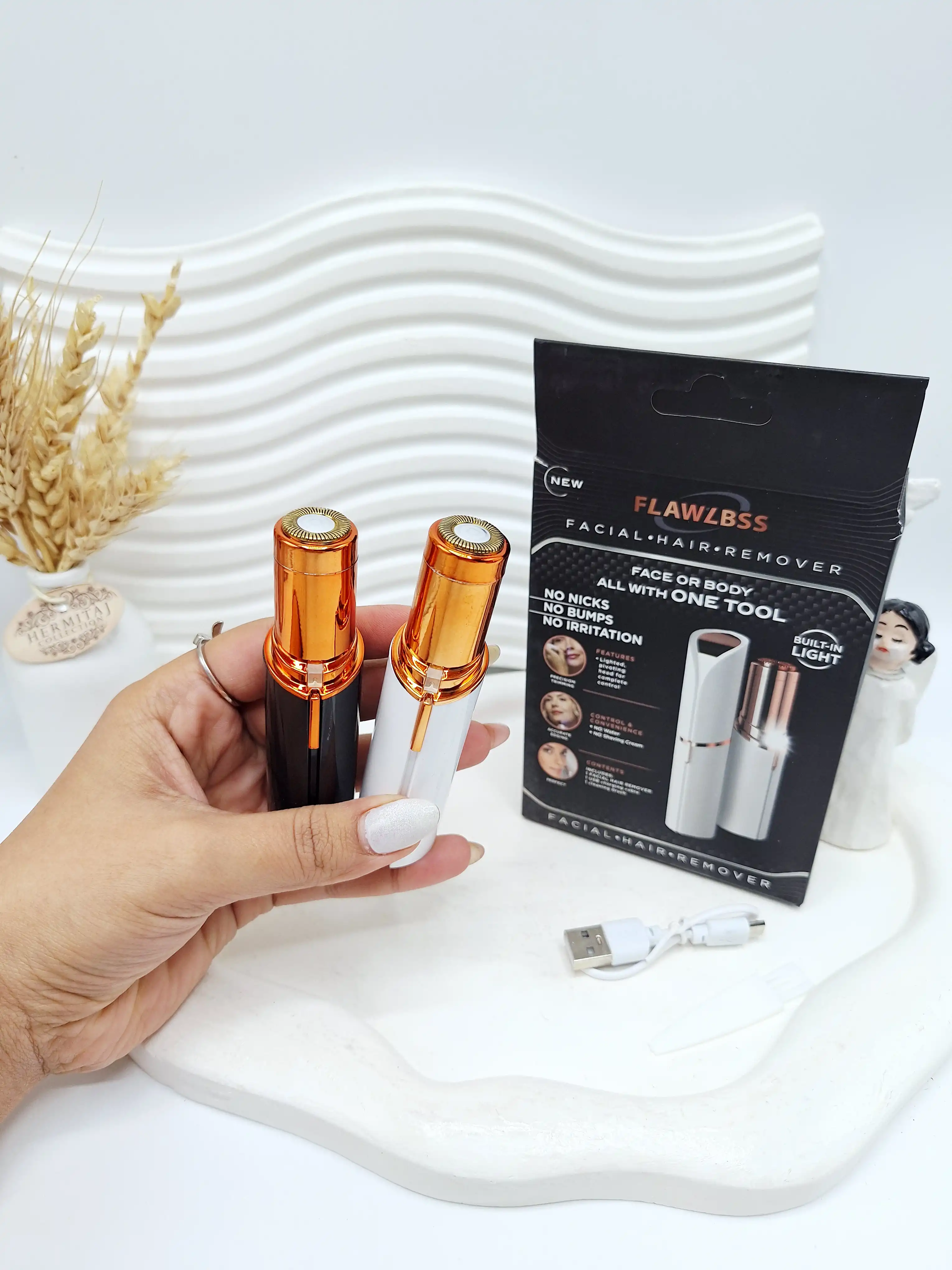 موزن صورت رنگ سفید و مشکی شارژی فلاورس FLAWLESS کد 2465