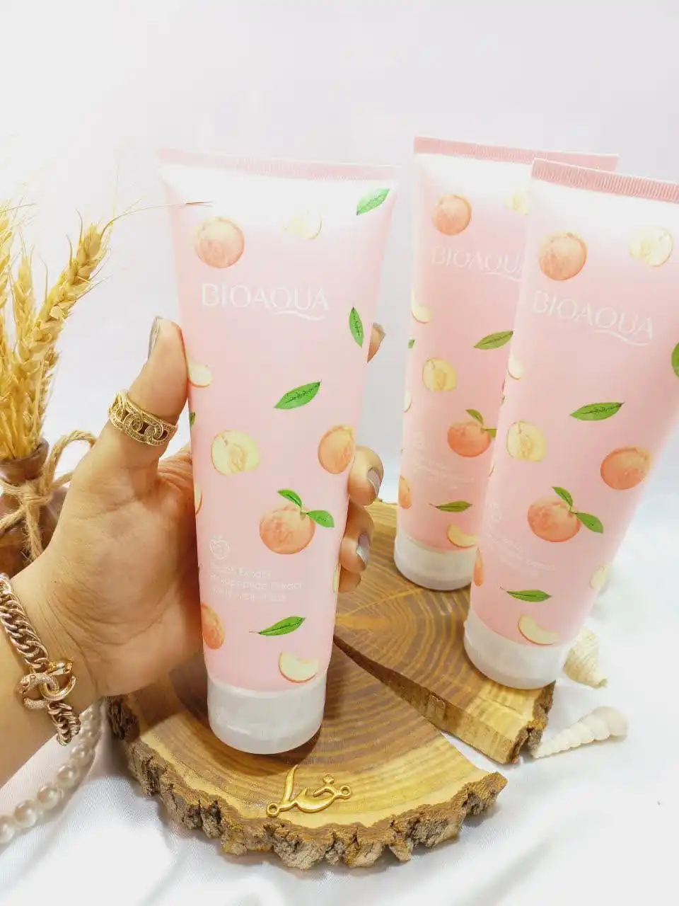 اسکراب و نمک بدن تیوپی هلو بیوآکوا bqy22835