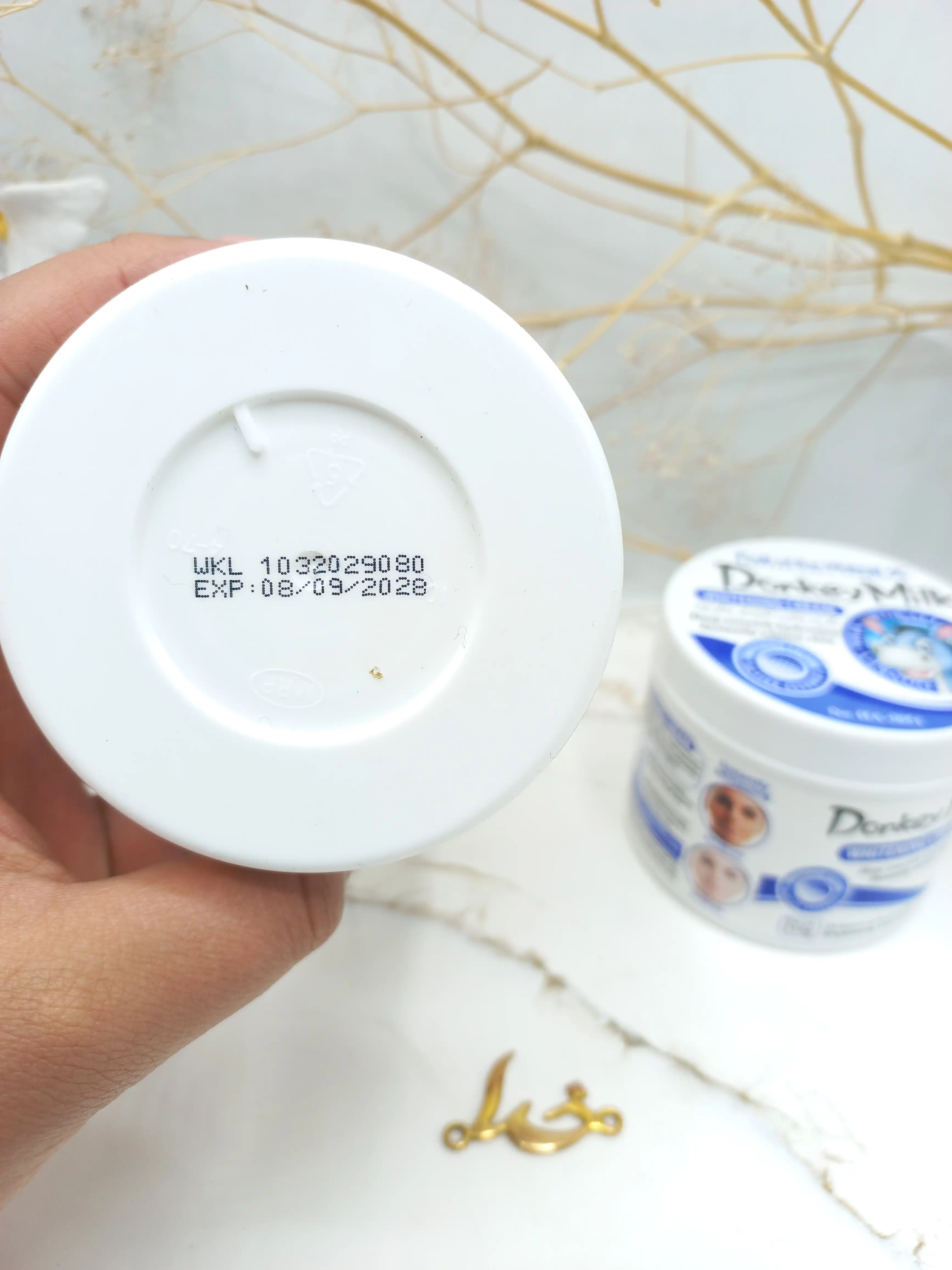 کرم کاسه ای سفید کننده و آبرسان قوی شیر  الاغ وکالی ‏Wokali‏ (درب آبی) کد 3051