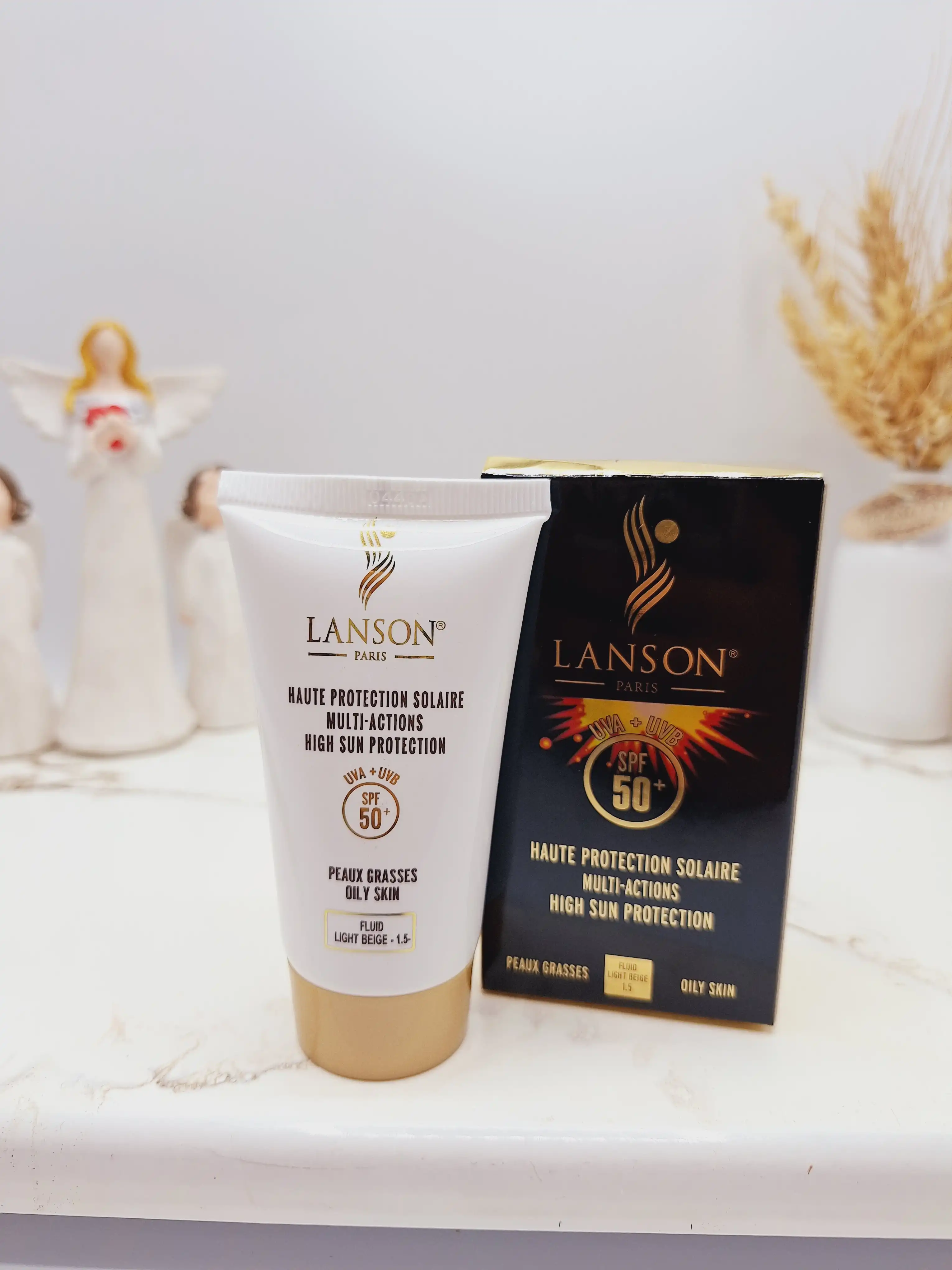 ضد آفتاب فلوئید بی رنگ لانسون مناسب برای پوست مختلط و چرب با ‏SPF50‏ محافظت در برابر آفتاب بالا کد 0042