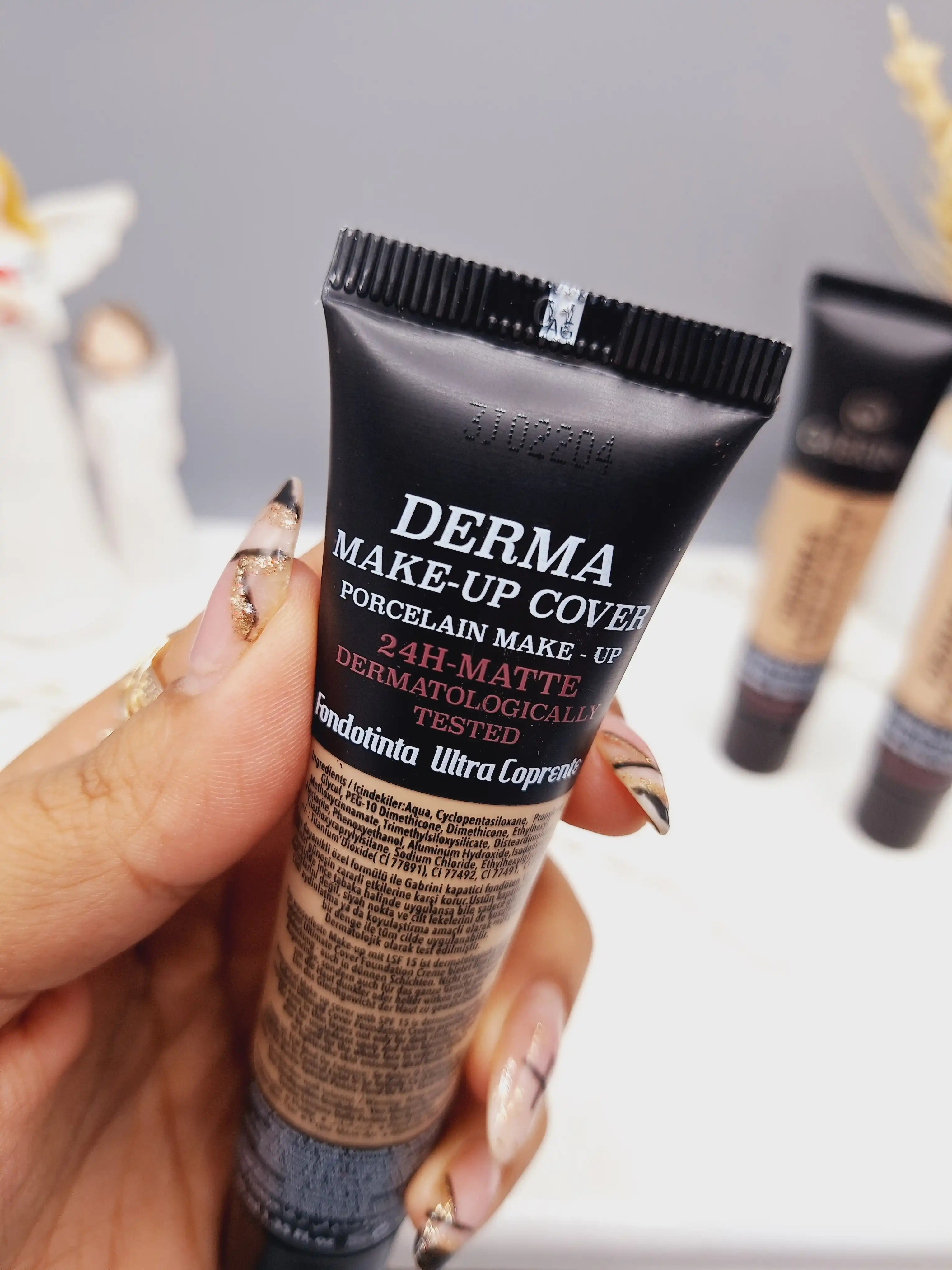 کرم پودر مات 24 ساعته گابرینی حجم 40 میل تیوپی اصل کد 8537