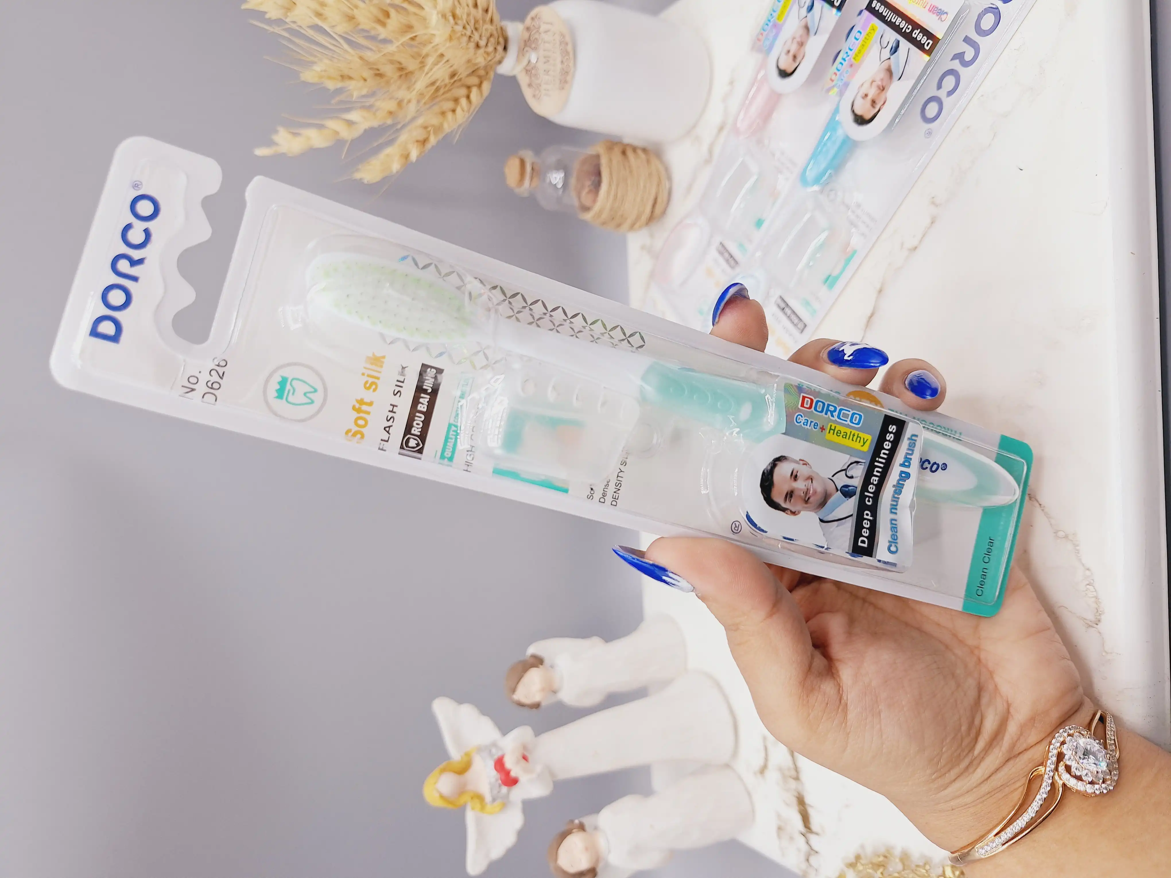 مسواک دورکو مدل Soft silk d626 با برس نرم