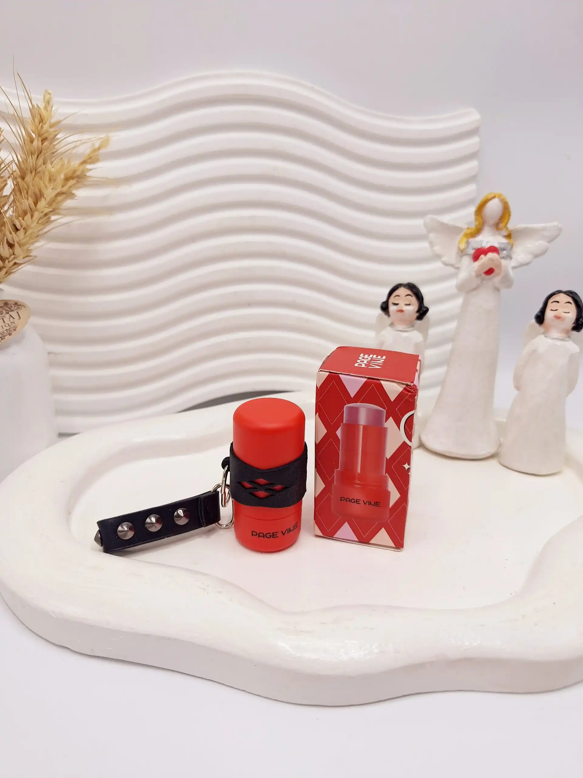 رژ گونه استیکی هارلی کویین بدنه قرمز کد P0213