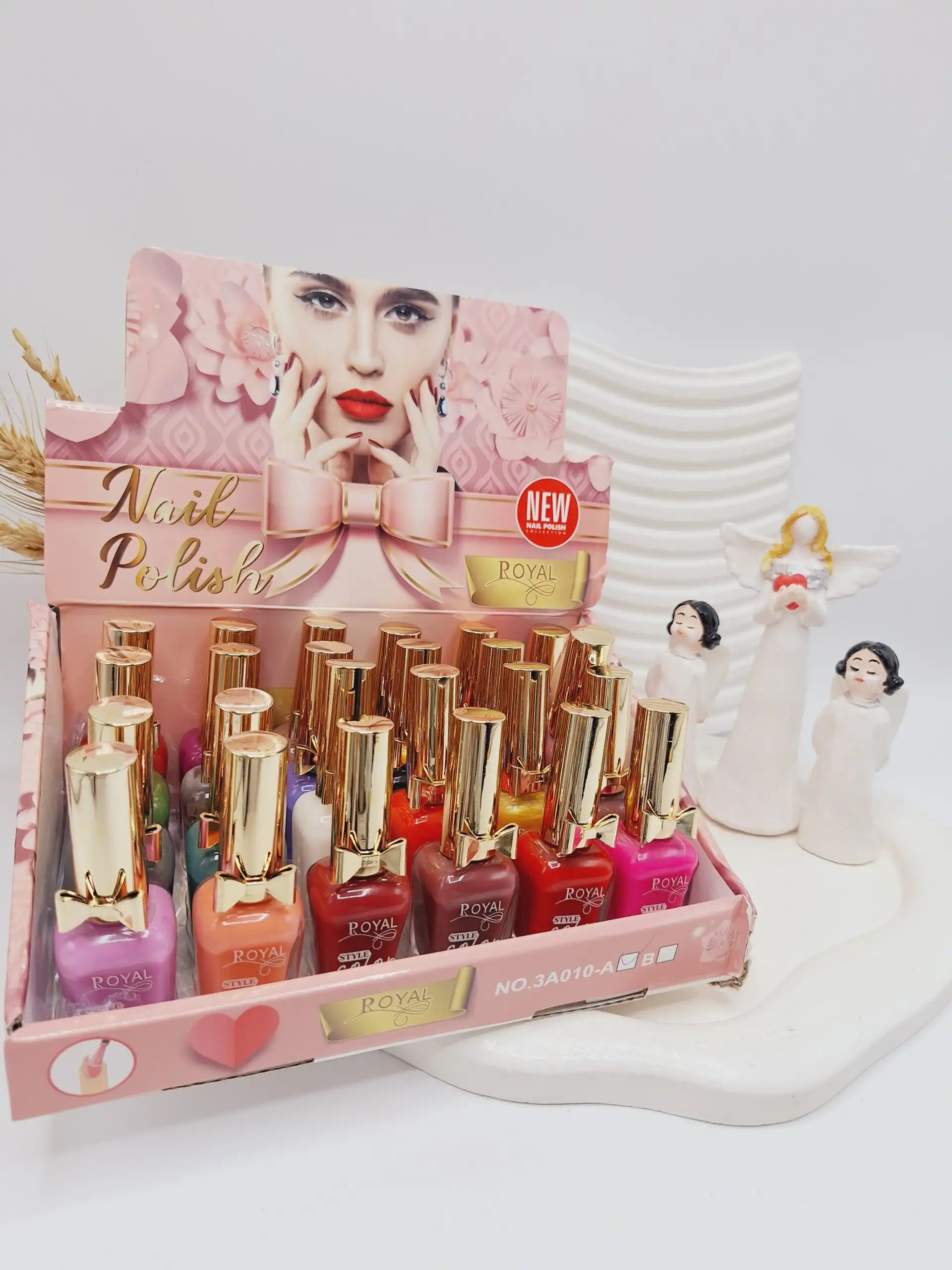 لاک ناخن زیبا ROYAL مدل پاپیون کد 0370