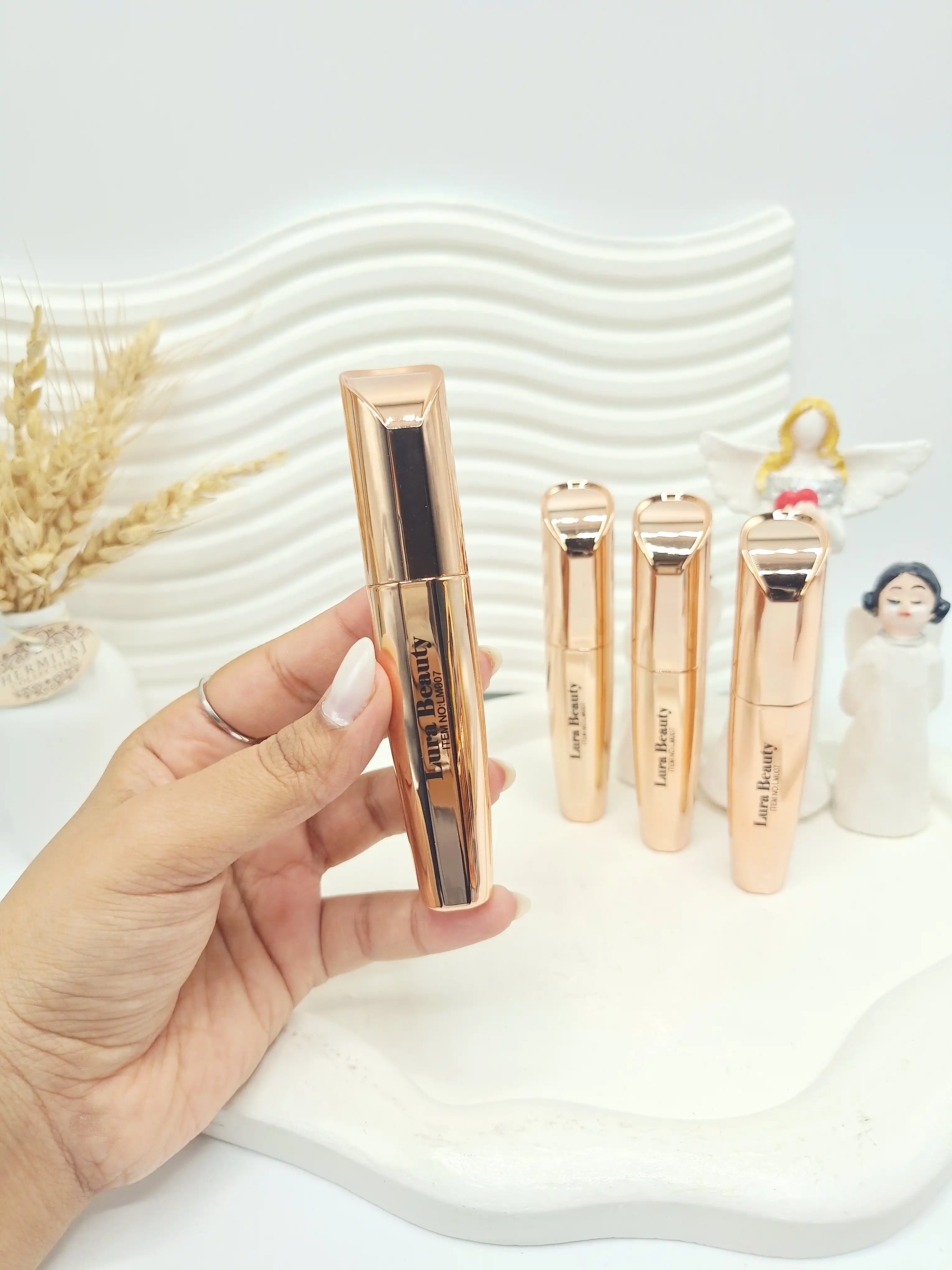 ریمل ژله ای پر پشت کننده لارا بیوتی کد 007