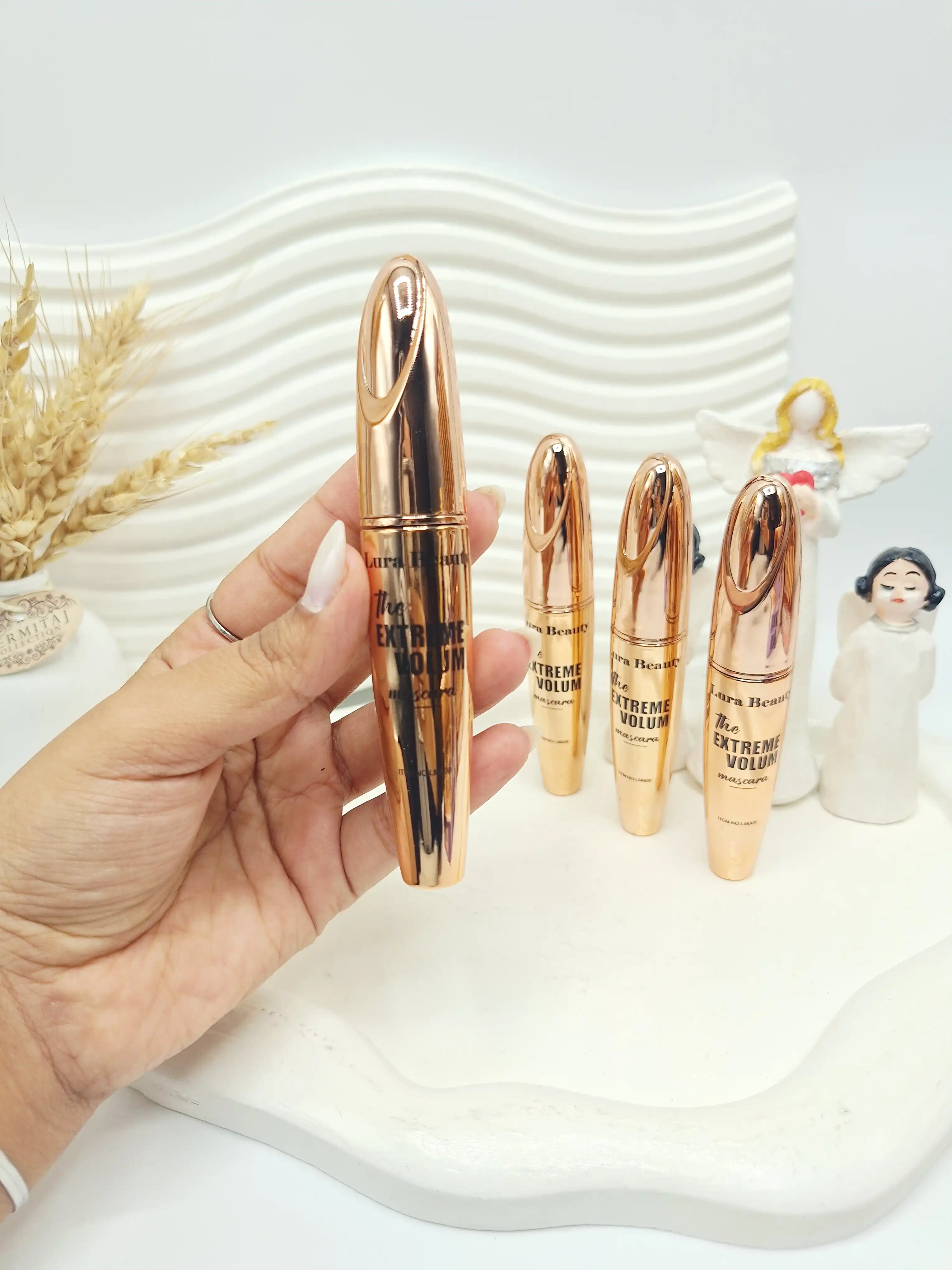 ریمل حجم دهنده برند لارا بیوتی مدل EXTREME VOLUM کد 008