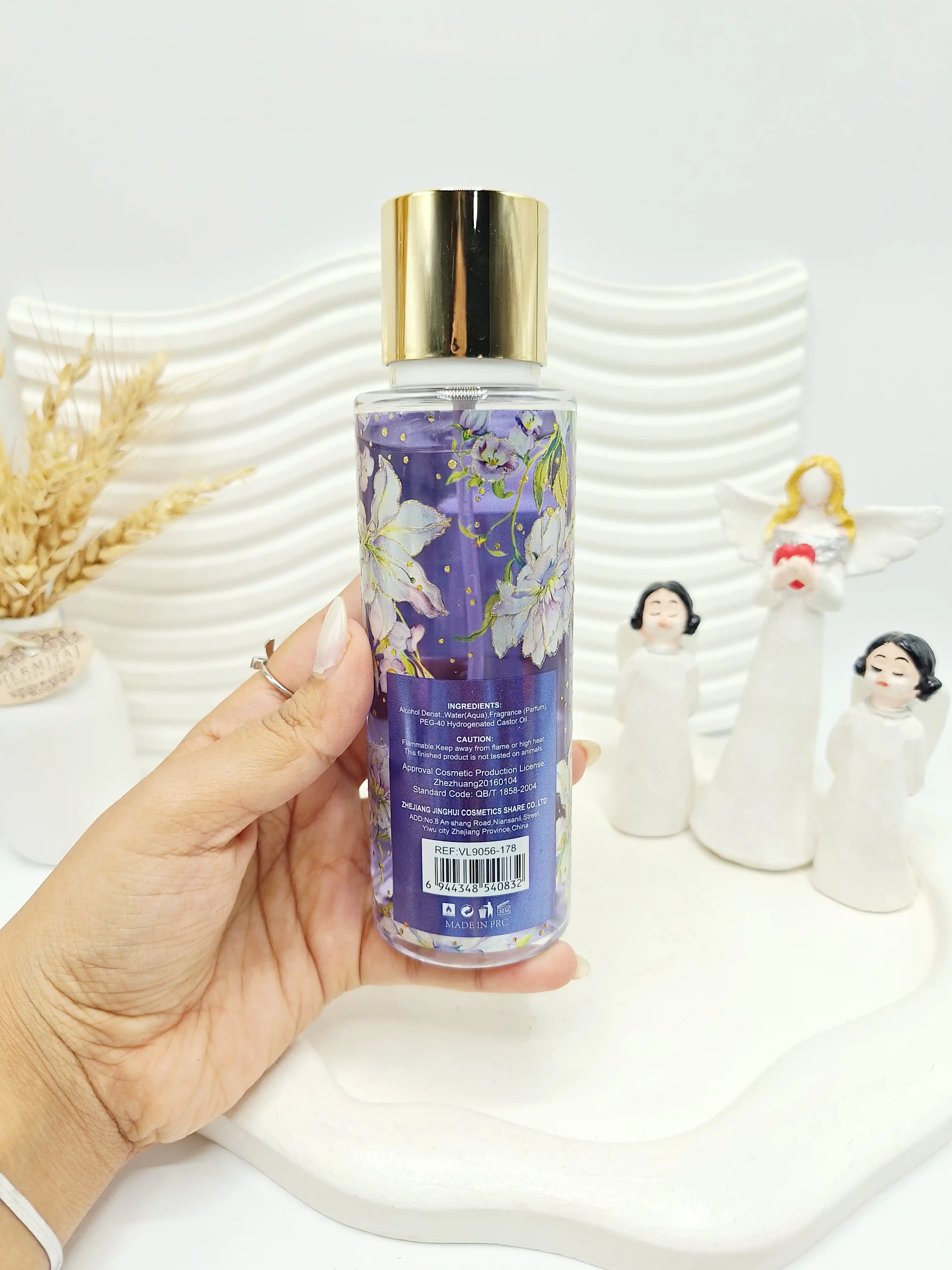 بادی اسپلش زنانه LUSH PETALS برند V.V.LOVE حجم 250 میل کد 0832