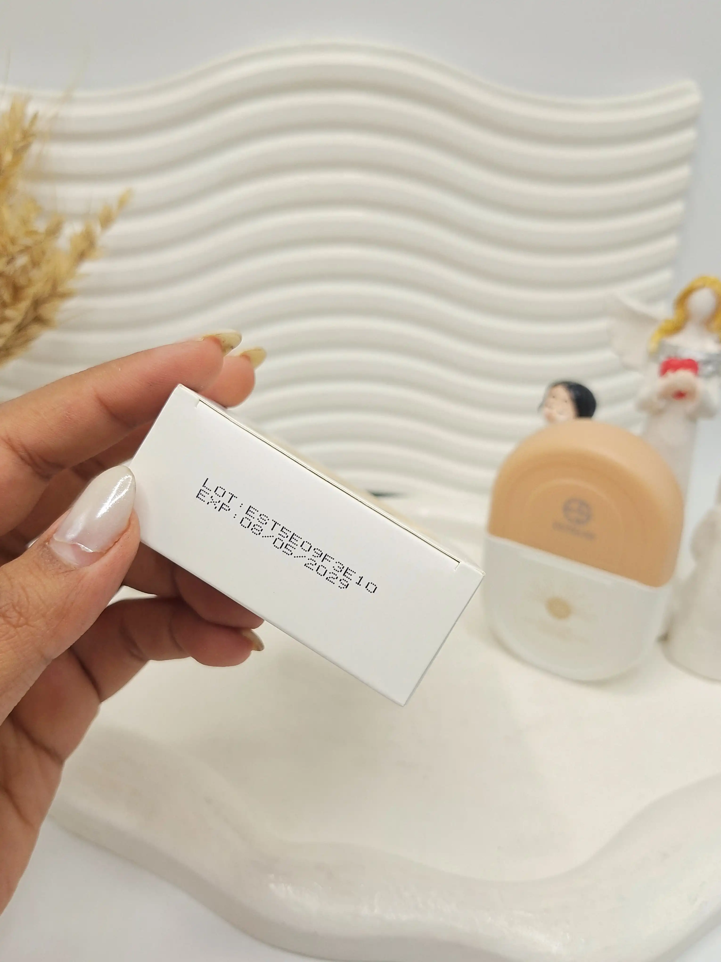 کرم ضد آفتاب استیلن رنگی 50 میل spf70 اصلی کد 4589 (کارتن نارنجی)