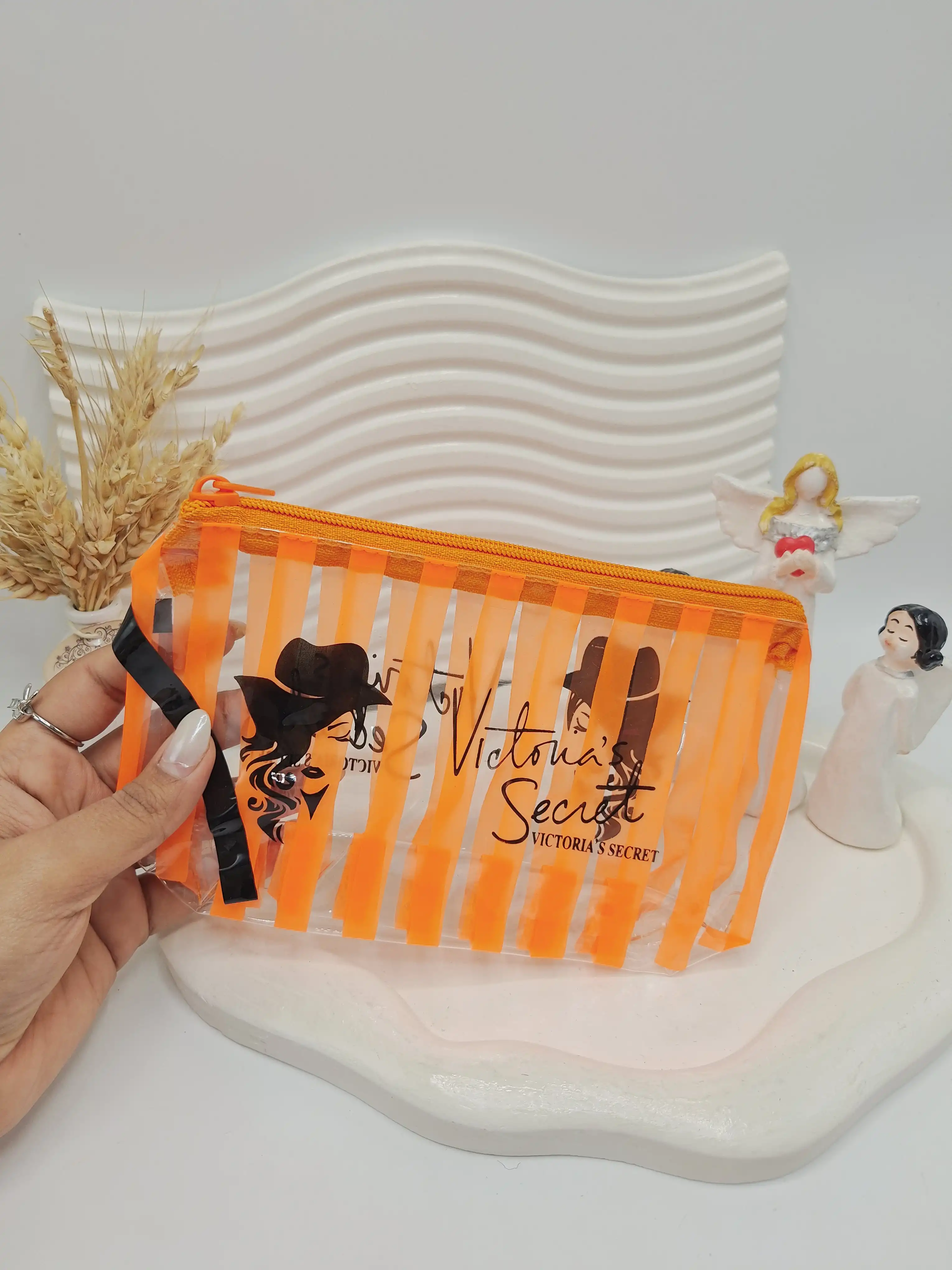 کیف لوازم آرایشی برند ویکتوریا سیکرت مدل طلقی