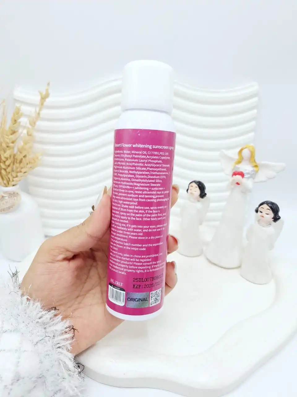 اسپری ضدآفتاب spf 60 بی‌رنگ و سبک یارا (بدنه سرخابی) کد 2261