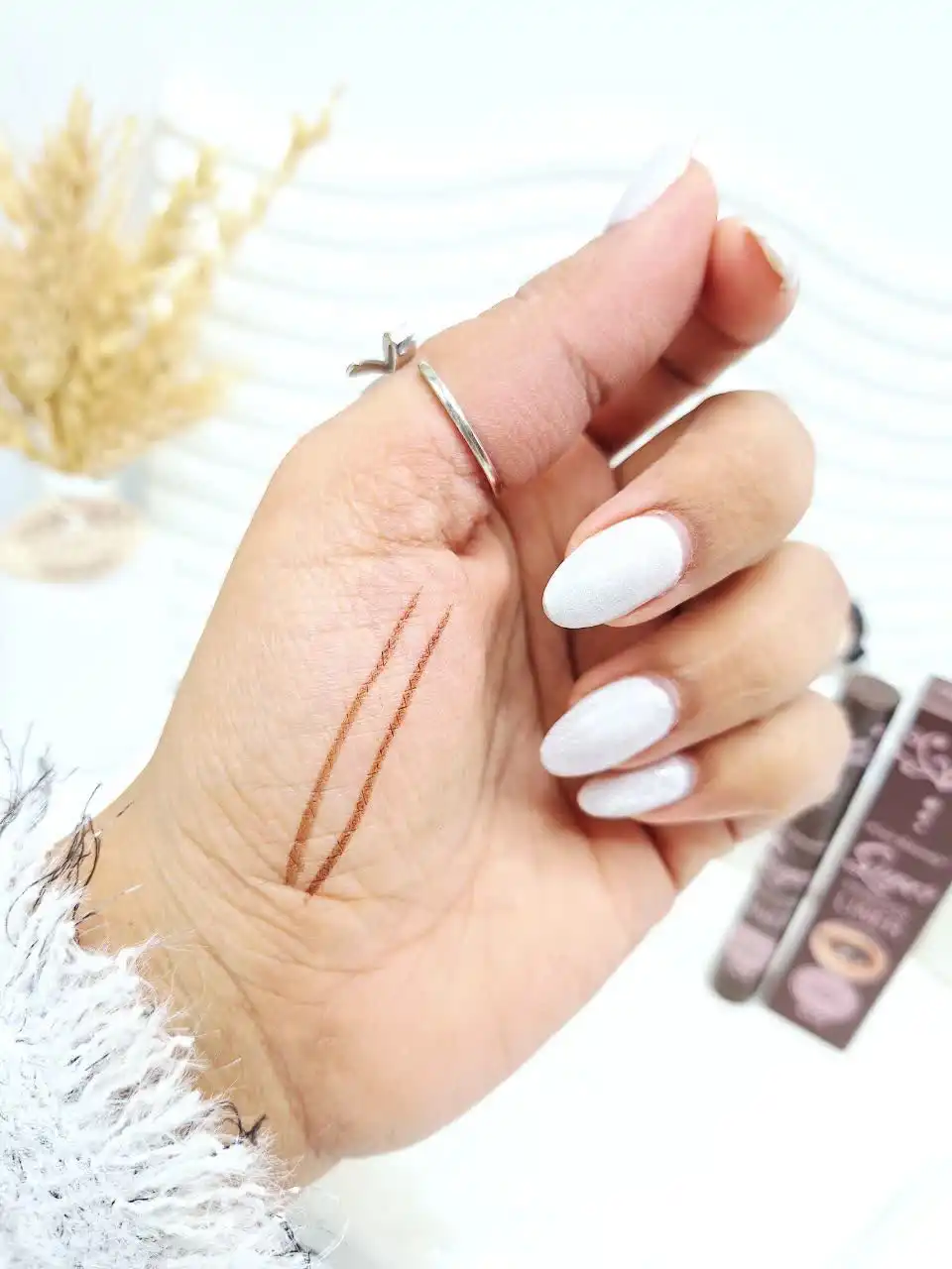 خط چشم قهوه ای ترند برند کیس بیوتی کد 8671