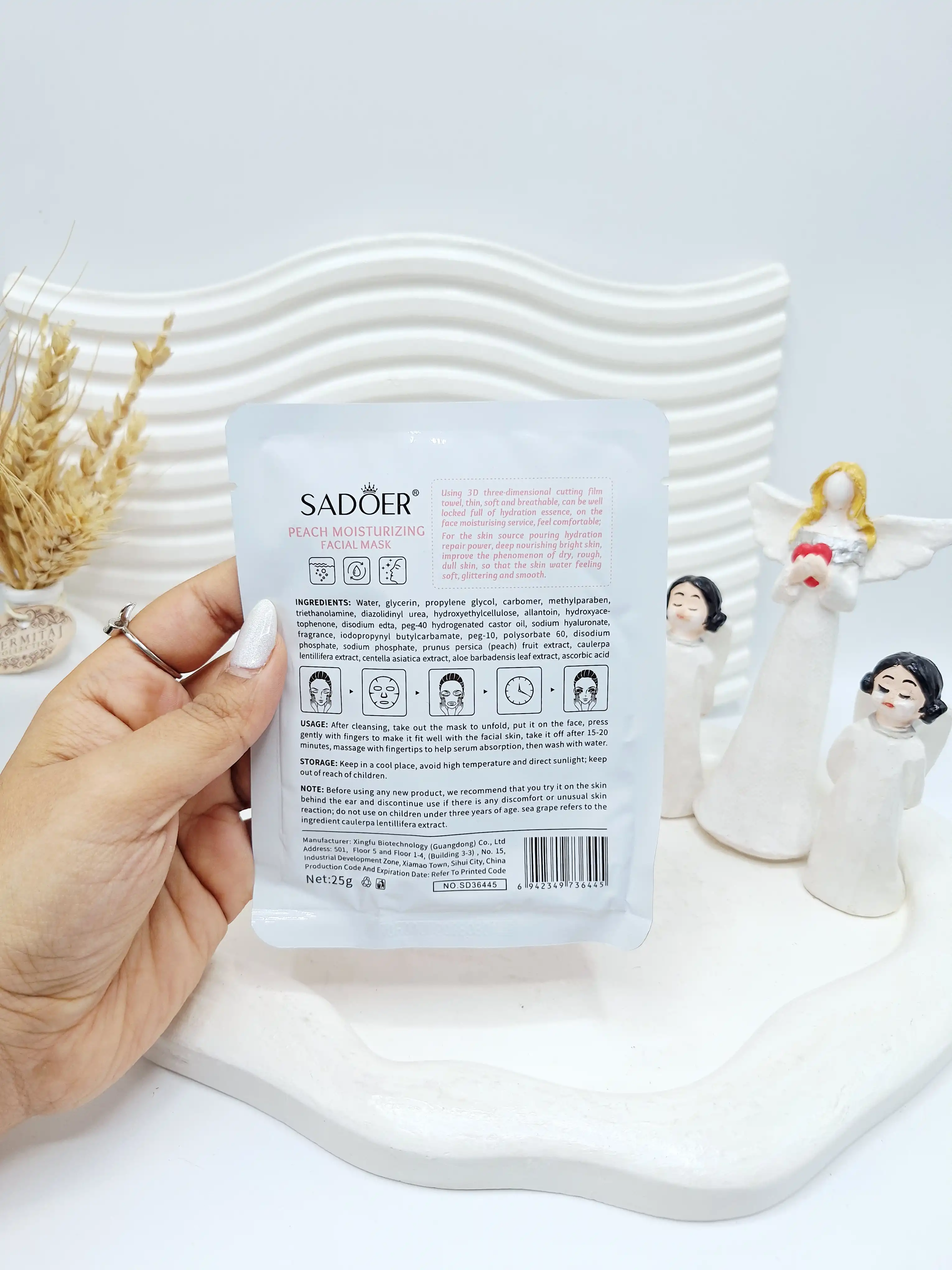 ماسک ورقه ای آبرسان رایحه هلو طرح دختر برند SADOER کد 6445