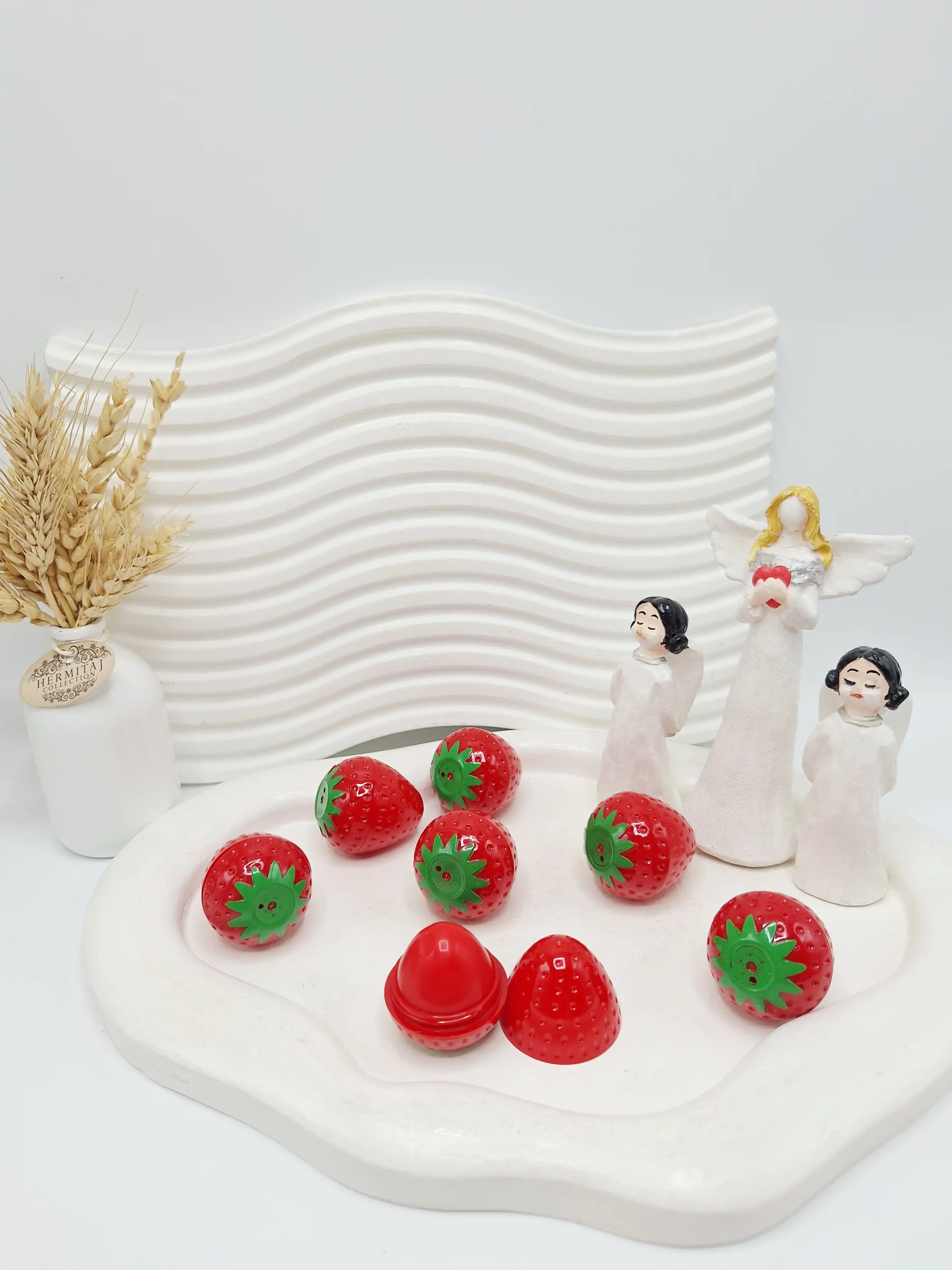 بالم لب توت فرنگی قرمز برند HUDA MATTE ME کد 4076