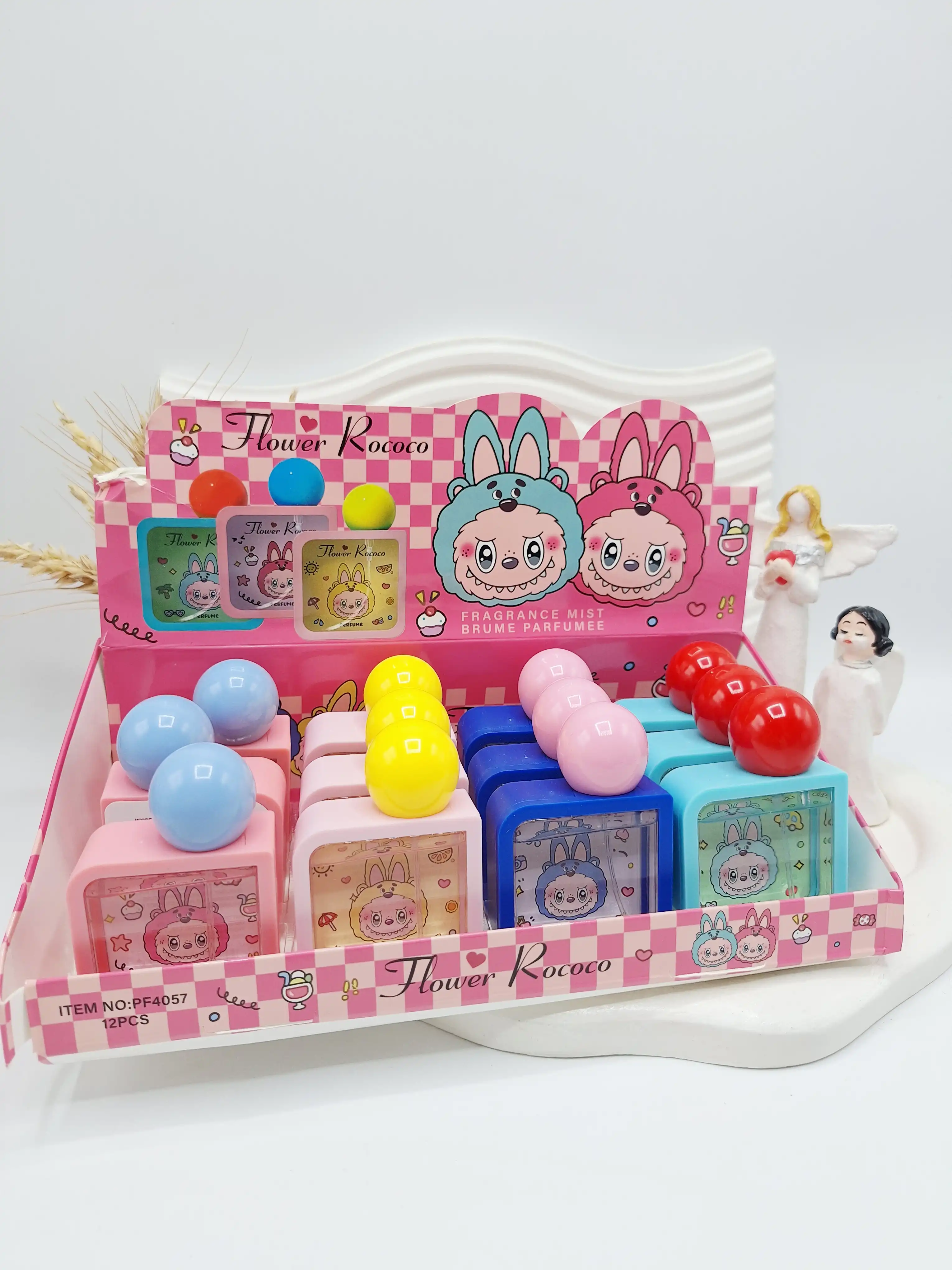 عطر مکعبی طرح استیکر لبوبو کد 4057