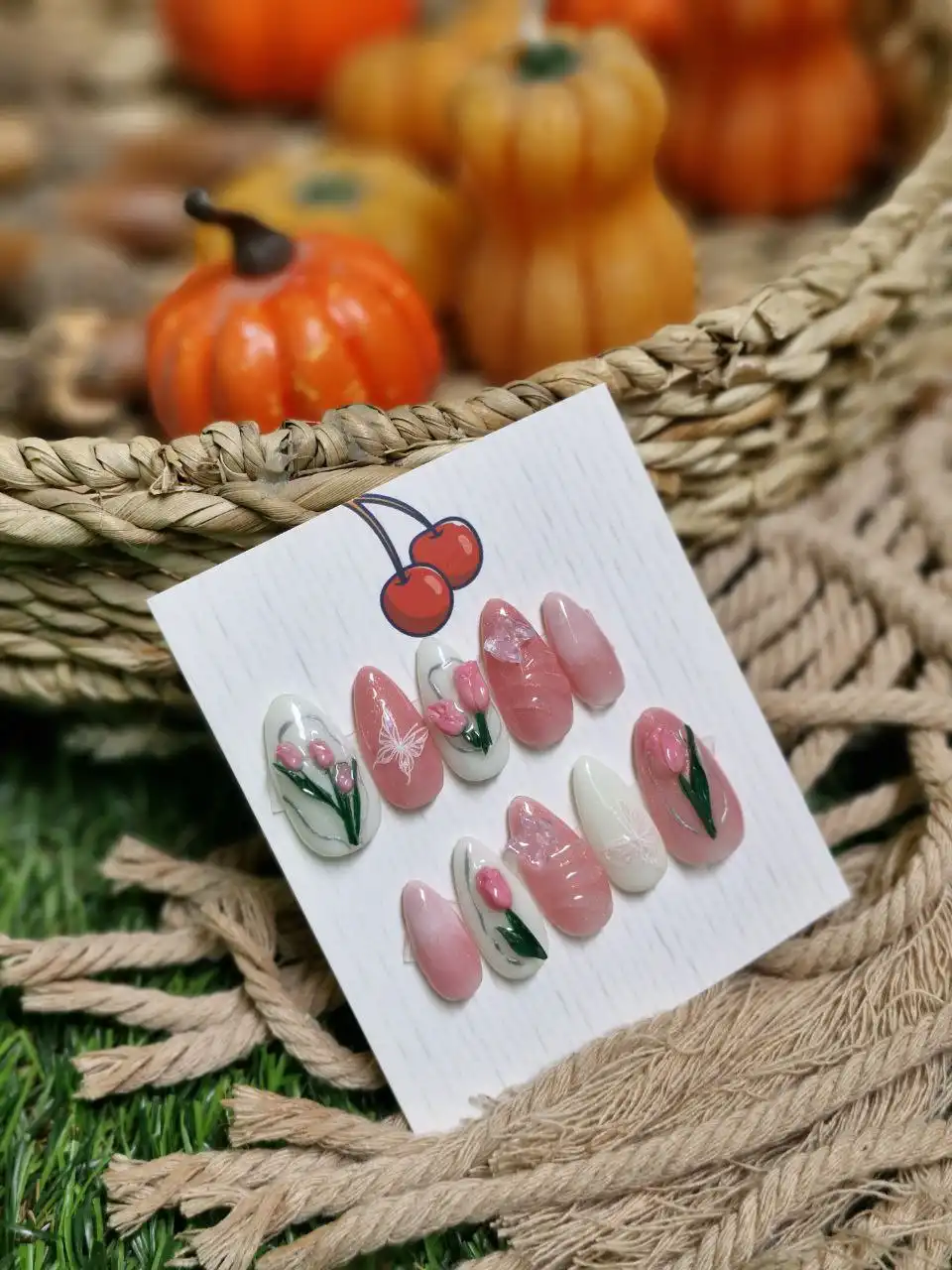 ناخن مصنوعی دست ساز با مواد کاشت مدل برجسته پینترستی  (به همراه پک اختصاصی)