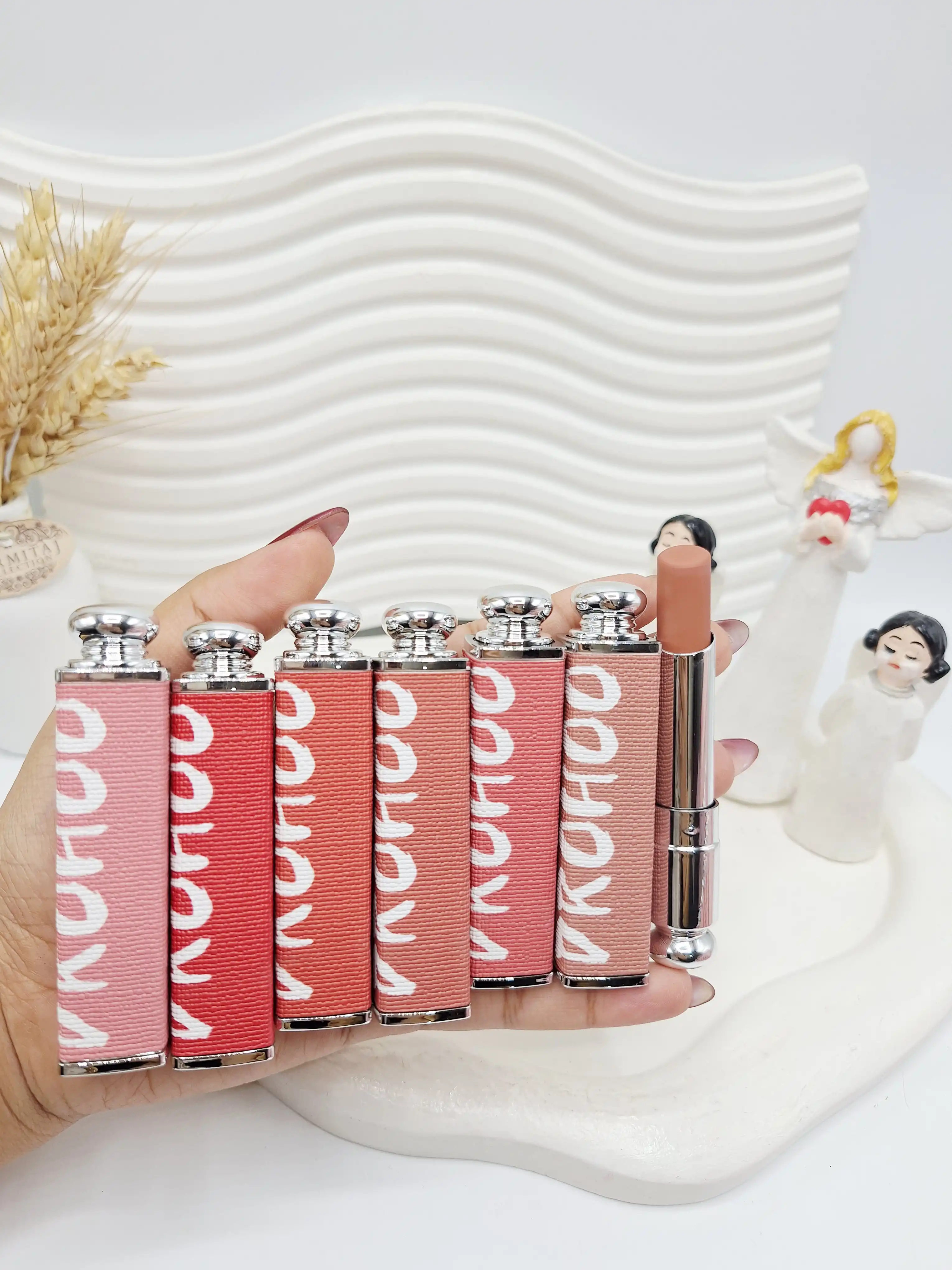 رژلب جامد تکی طرح دیور پوکه مخملی برند Drohoo کد ۲۳۱۵۷